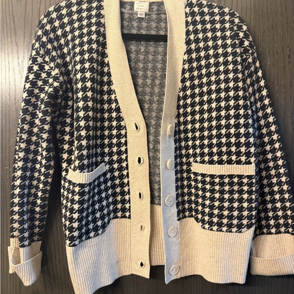 a new day Houndstooth Cardigan - Black & Cream